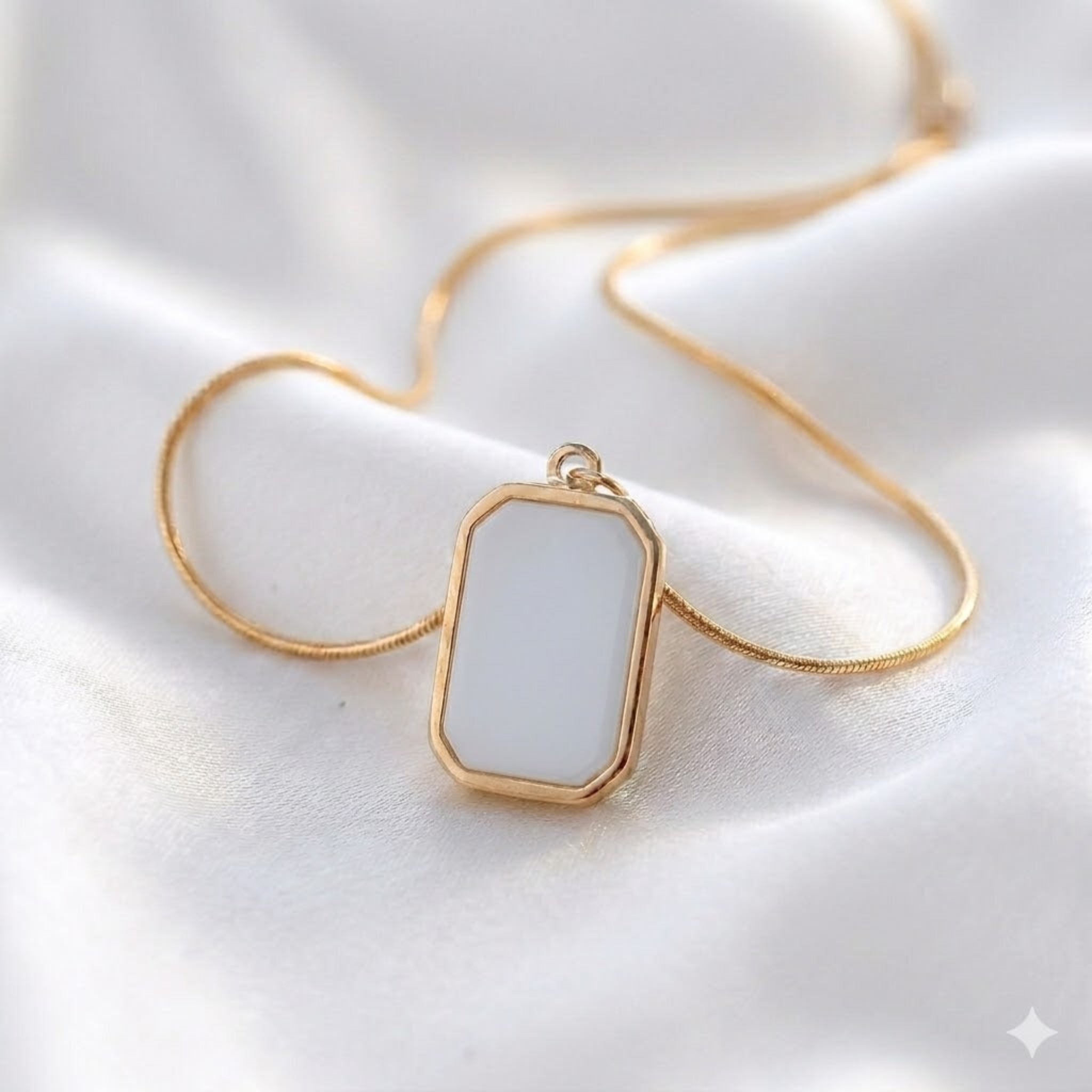 The White Rectangular Pendant